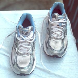 brooks defyance 2 mens green